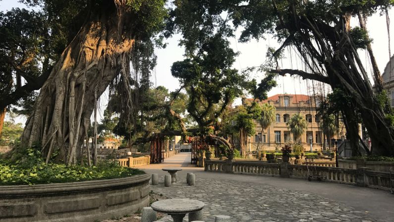 <strong>Beautiful island: </strong>Once a great harbor for Sino-European trade, Kulangsu is now home to peaceful colonial mansions, knobby banyan trees and cobbled alleyways.