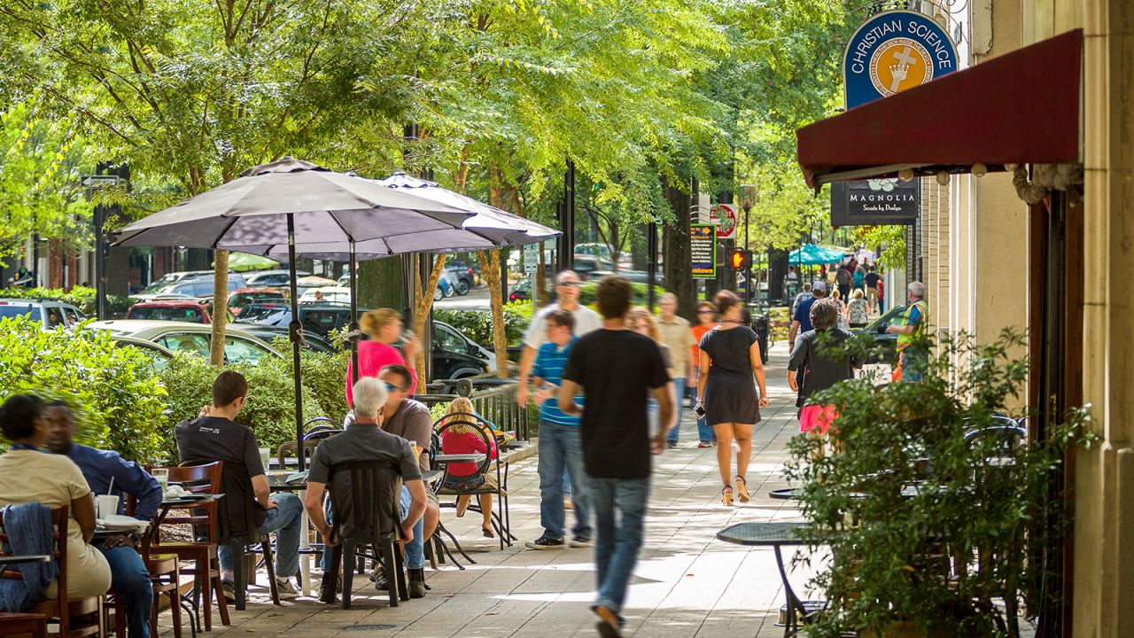 <strong>Greenville, South Carolina:</strong> Seasonally, Main Street hosts the popular Greenville Saturday Market.