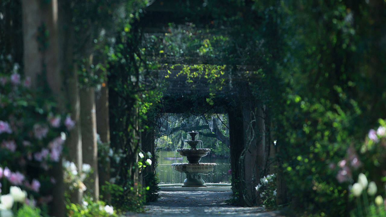 <strong>Wilmington, North Carolina:</strong> Get lost during an enchanted stroll under the Airlie Gardens pergola.<br />
