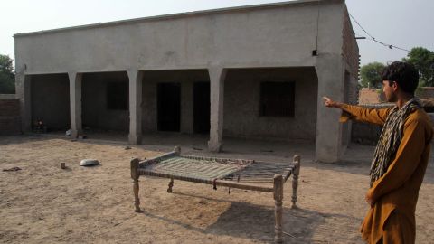 Pakistani village elders order retaliatory rape of 17-year-old girl | CNN
