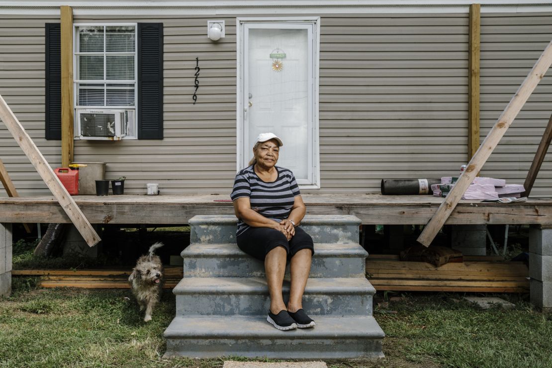 Carolyn Ruffin lives with her grandchildren in Arcola, Louisiana.