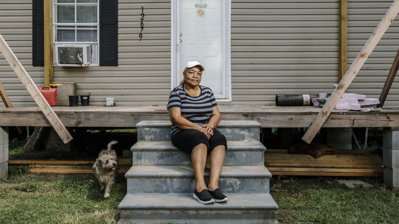 Carolyn Ruffin lives with her grandchildren in Arcola, Louisiana.