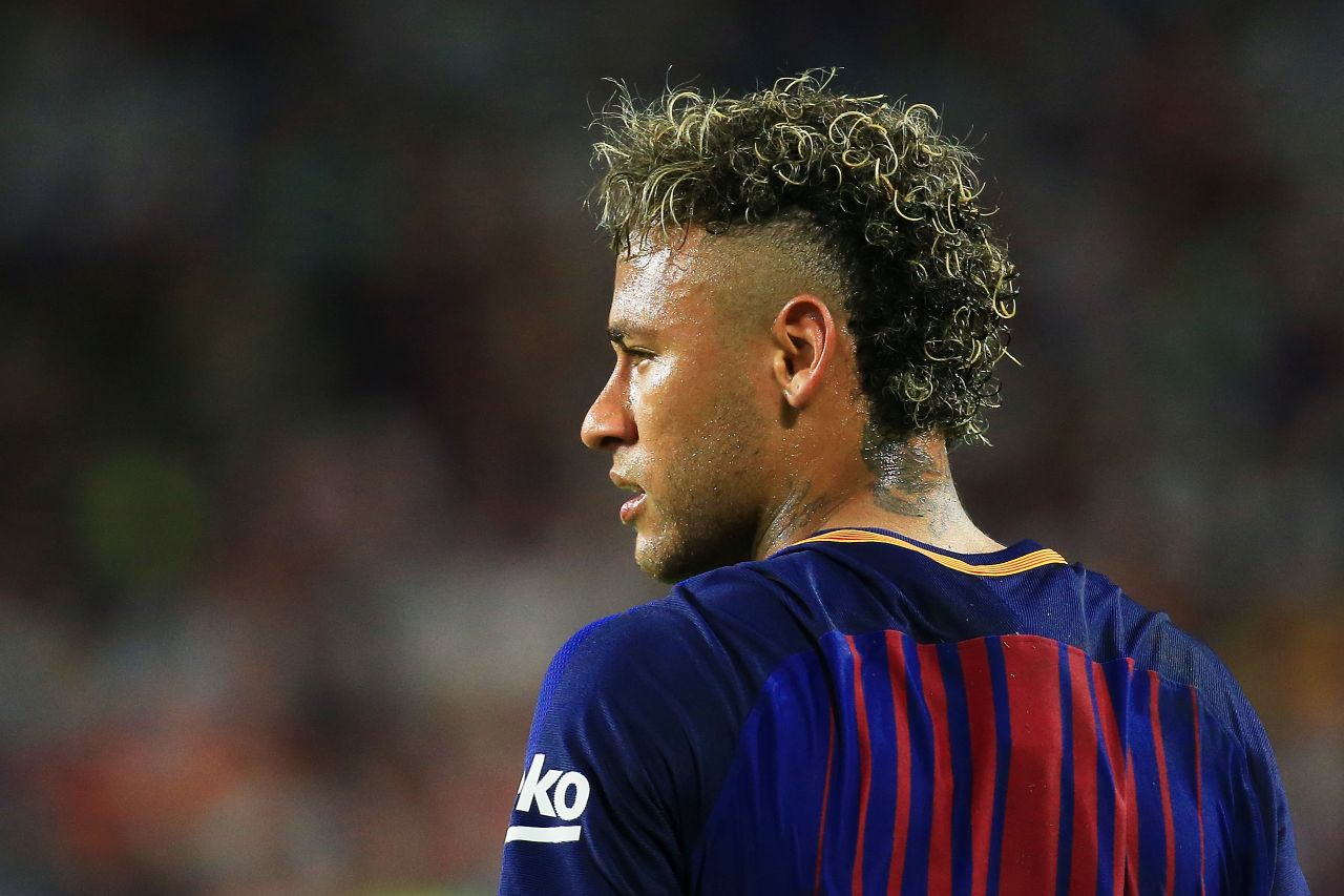 Barcelona striker Neymar has told his teammates he wants to leave the club.