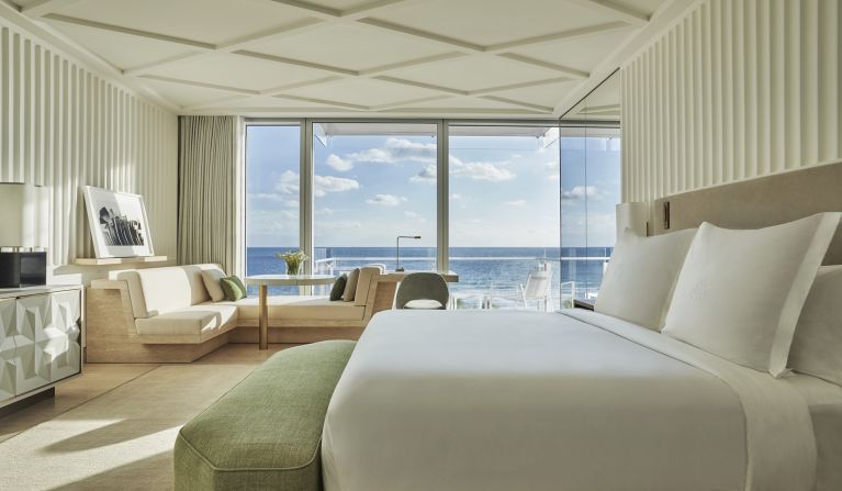 <strong>Four Seasons Surf Club: </strong>The Oceanfront rooms offer the best views, while suites offer the residential comfort of an open plan kitchen and living area.