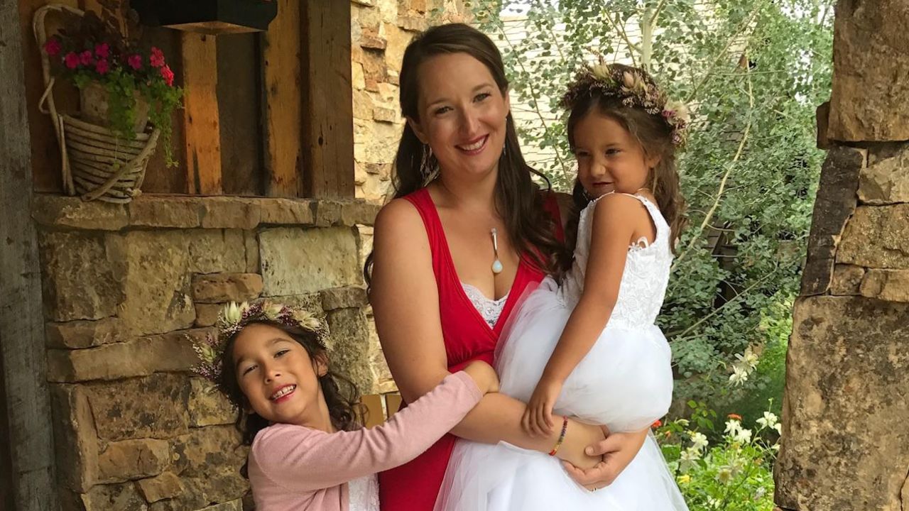 Libby with her mom and sister.