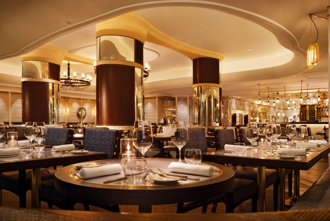 <strong>Scarpetta: </strong>Scarpetta is an offshoot of the famous New York Italian restaurant amid the splendor of the Fontainebleau Miami Beach.  