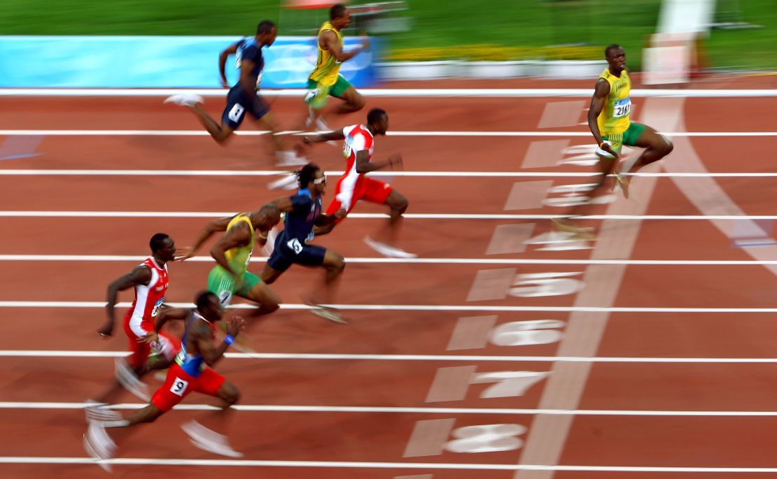 Bolt wins the 100m Olympic gold in Beijing