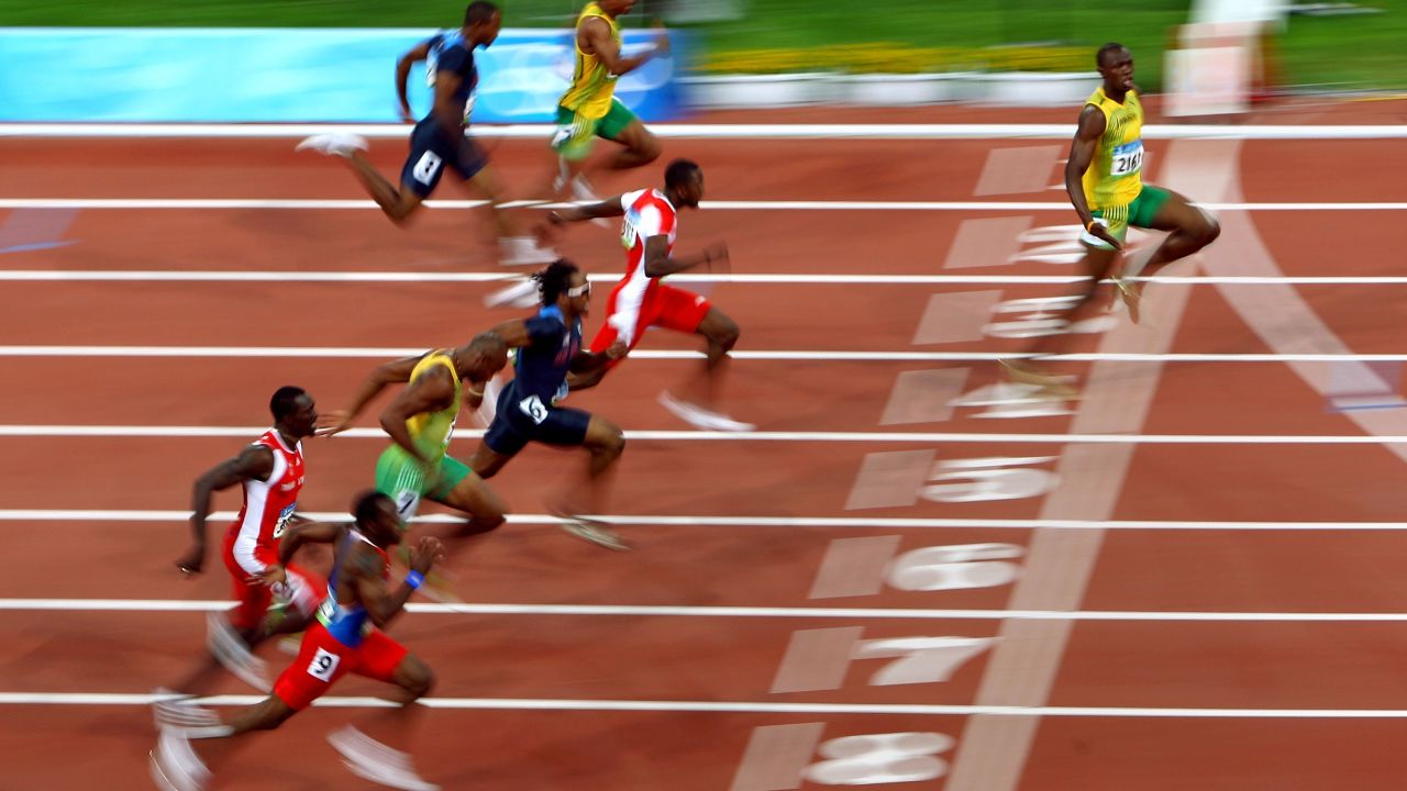 Bolt wins the 100m Olympic gold in Beijing