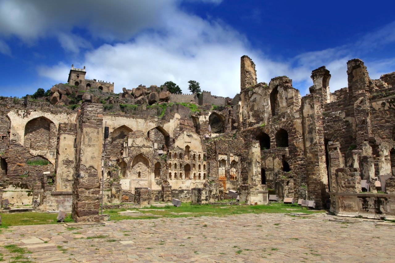 Golconda Castle was the capital of the Qutb Shahi dynasty (from 1518-1687).