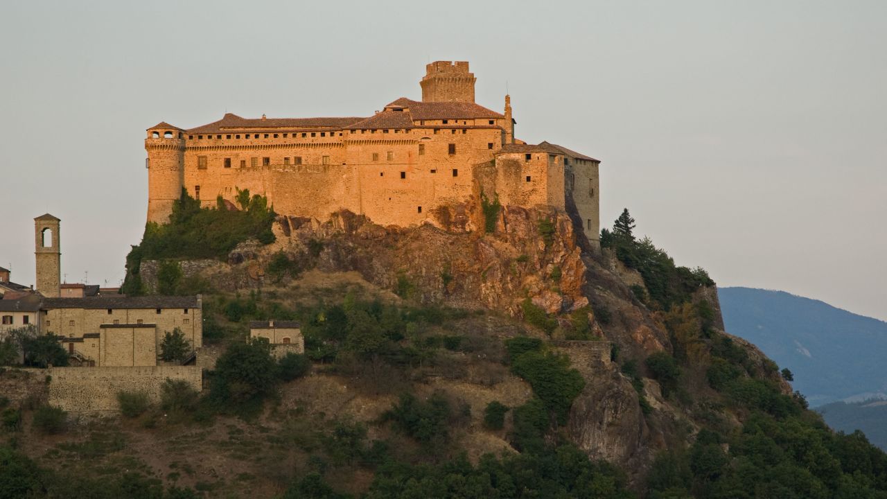 Bardi is dominated by the ninth-century Castello dei Landi which peers over the Ceno Valley in northern Italy.
