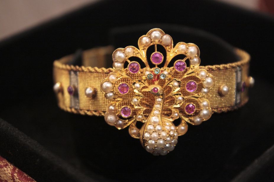 A peacock shaped bracelet that Amrit Vij and Rajni Malhotra bought from an Englishman in Lahore in 1933. It traveled to Delhi with its owners in 1947.