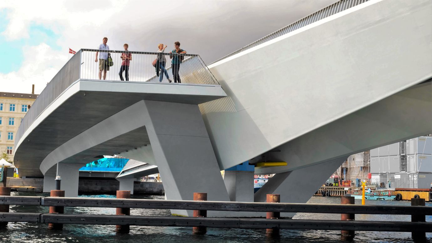 The Inderhavnsbroen bridge is 250 meters (820 feet) long, and is constructed using steel and concrete. 