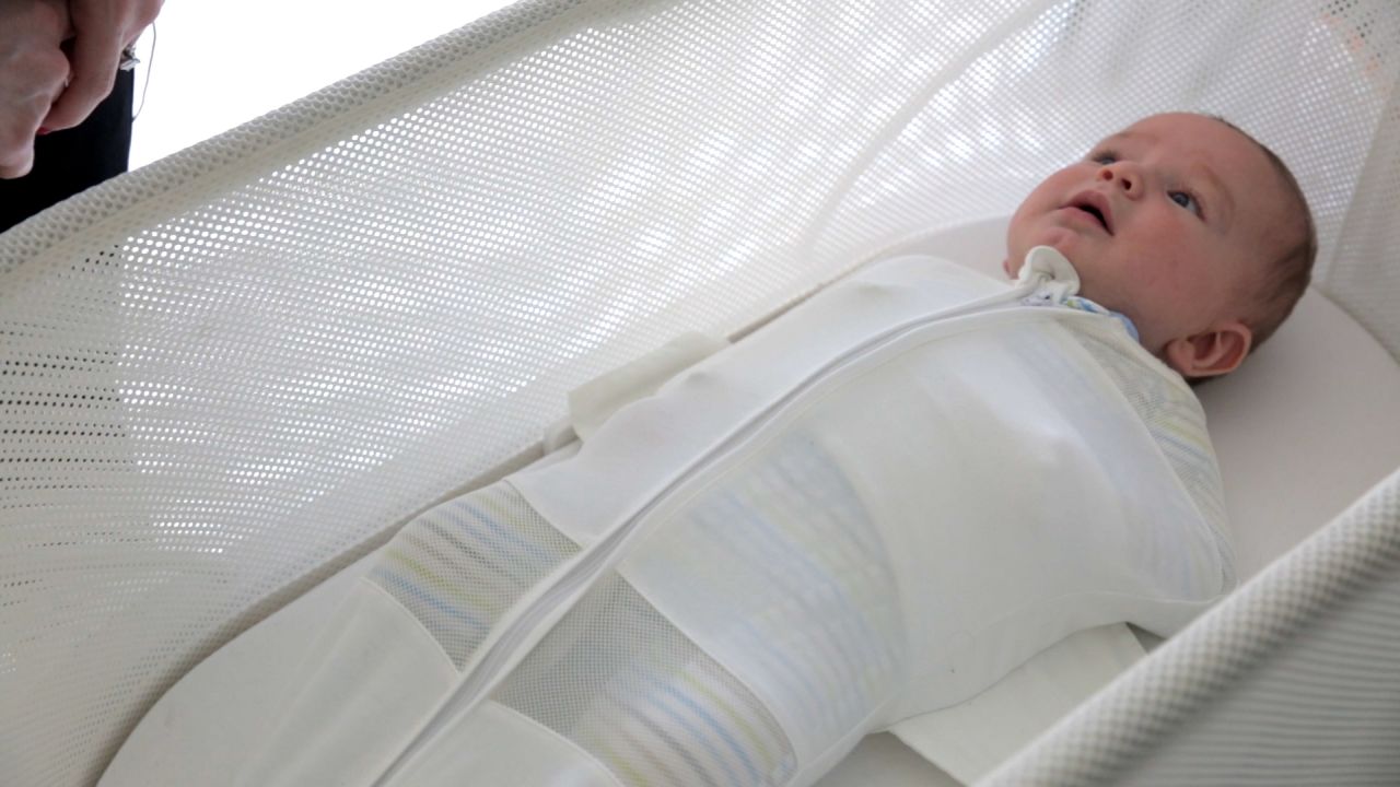 CNNTech reviews the Snoo -- smart bassinet