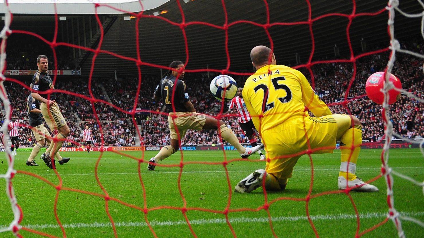 Pepe Reina beach ball