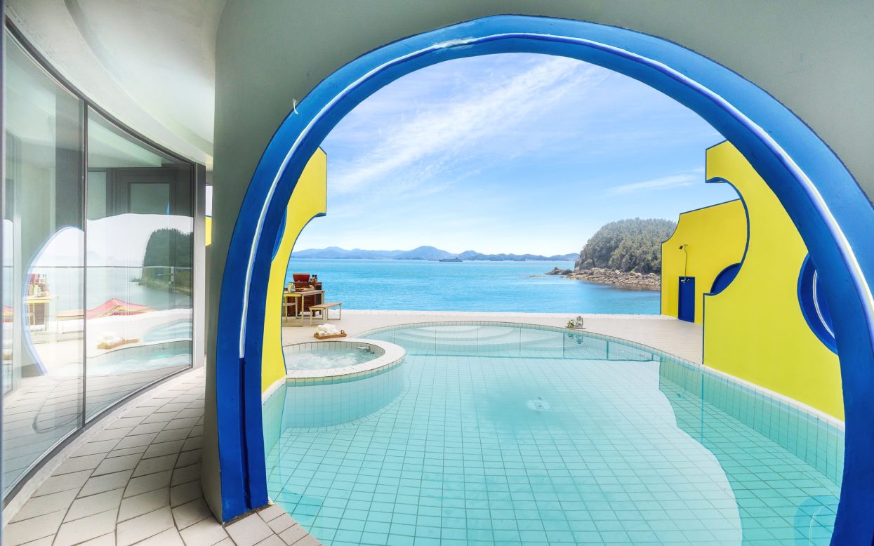 This circle-themed villa tries to mimic bubbles.