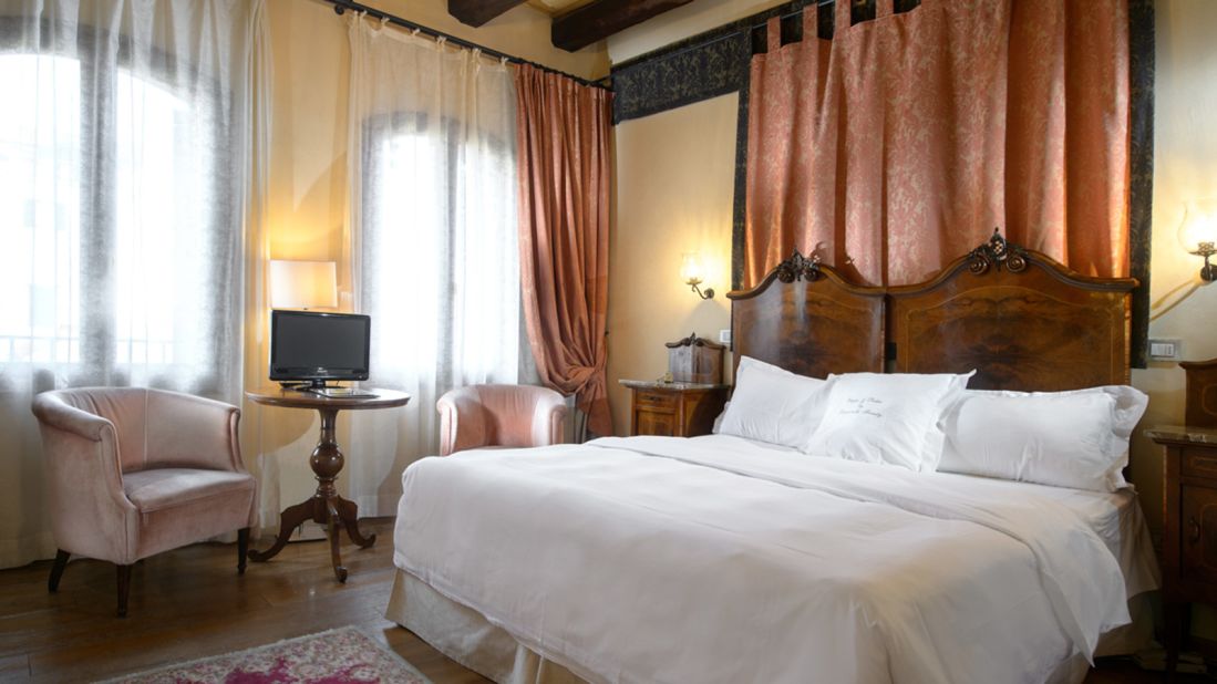 <strong>Hotel Flora:</strong> The family-owned Flora offers antique furnishings and a relaxed atmosphere a couple of minutes' walk from St Mark's Square.