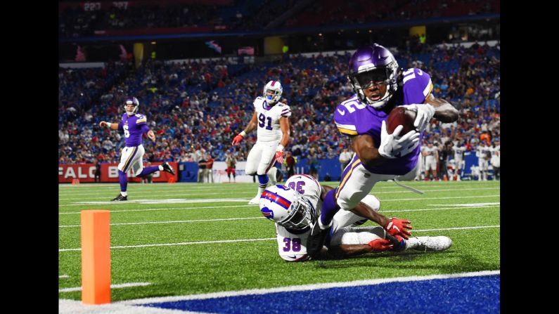 Minnesota wide receiver Rodney Adams dives for the end zone during an NFL preseason game at Buffalo on Thursday, August 10.