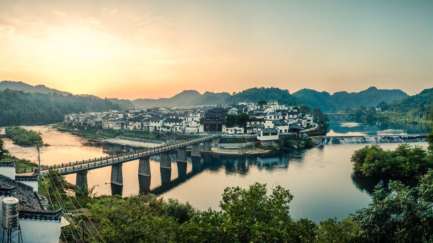 <strong>Wuyuan, Jiangxi: </strong>Colorful blossoms and a relaxed, countrified pace attract hundreds of thousands of visitors to this small county each spring.