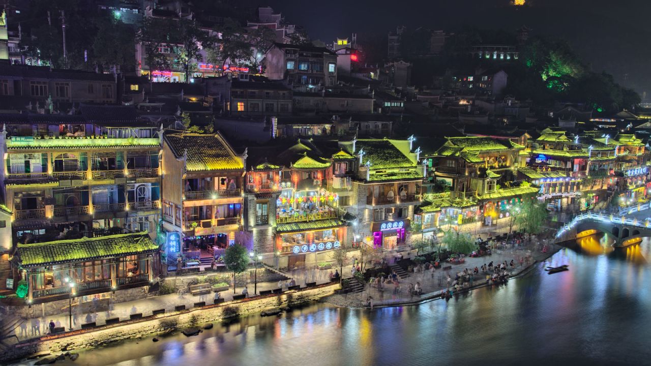 <strong>Fenghuang, Hunan: </strong>Colorful stilted houses and the rich Miao and Tujia ethnic culture are some of the main draws of the ancient town of Fenghuang.