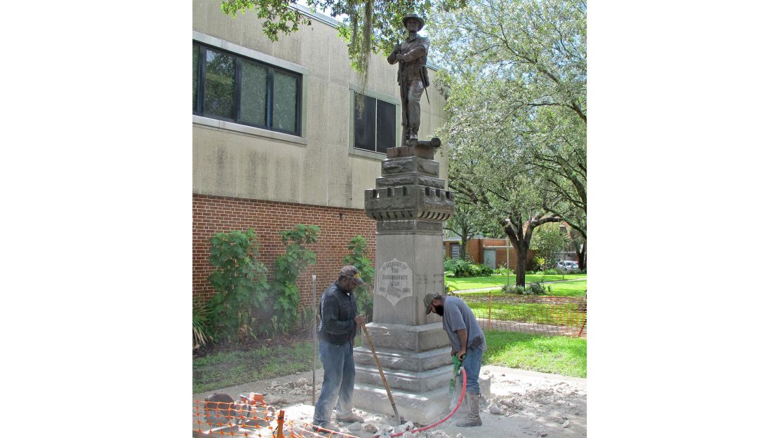 The statue of  "Old Joe" in Gainesville, Florida.