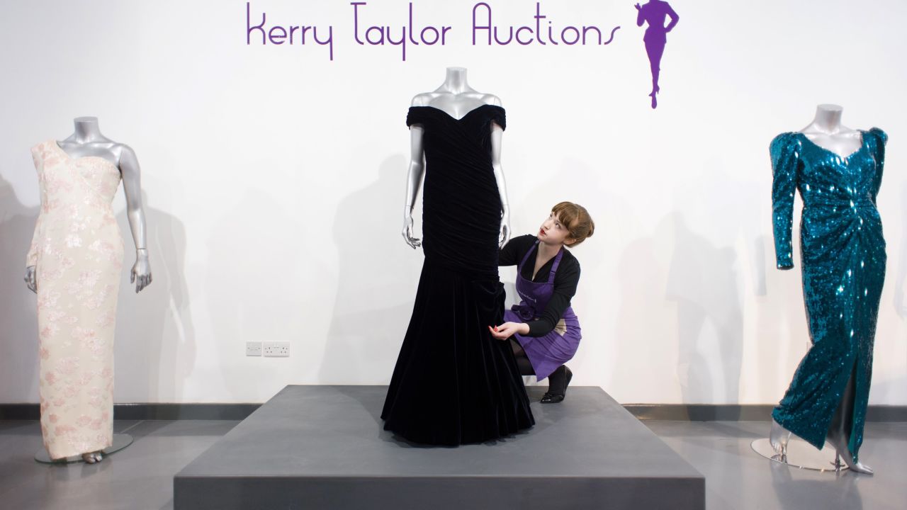 This is the evening gown worn by Britain's Princess Diana for the State Dinner at the White House in 1985, when Diana danced with John Travolta.