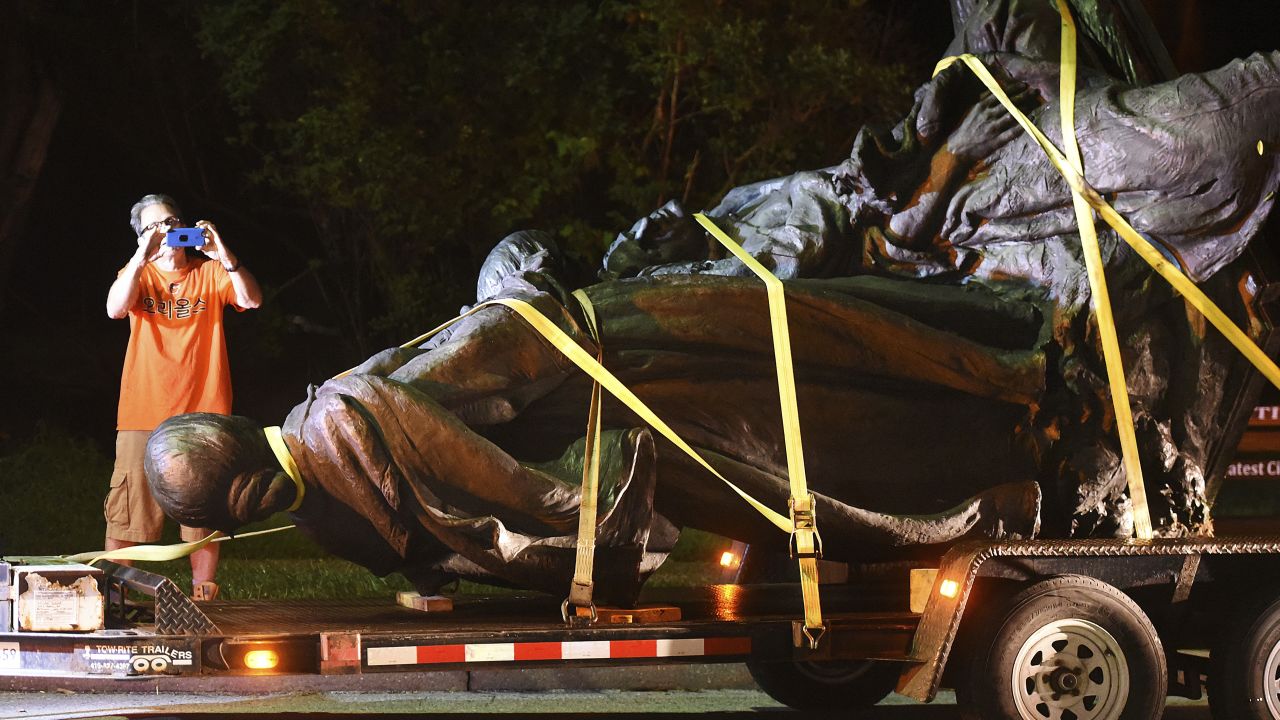 A monument dedicated to Maryland's Confederate women gets taken down early Wednesday.