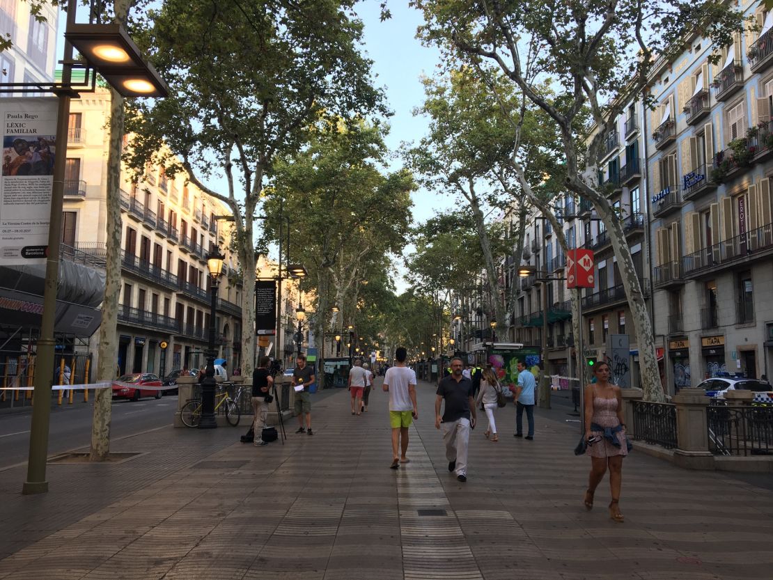 Barcelona morning after terror attack 5