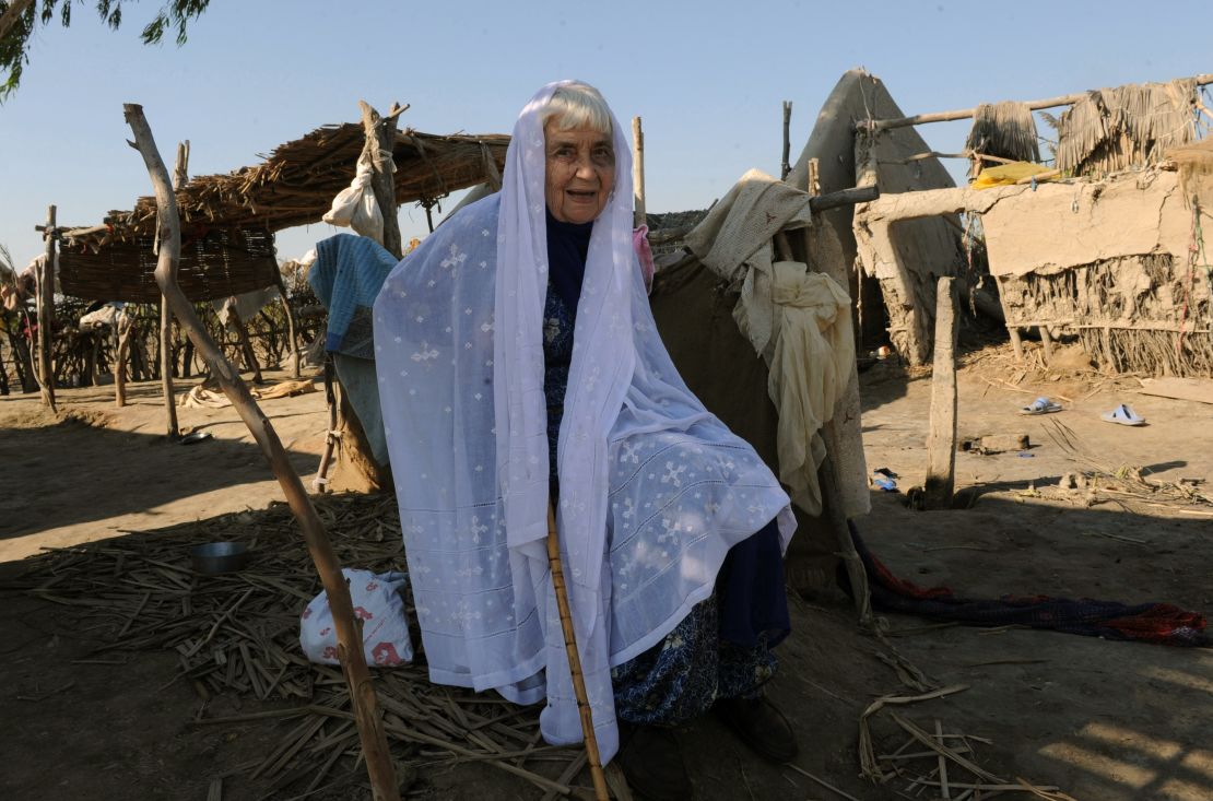 Ruth Pfau visits the flood-affected Begna village in southern Pakistan's Jati town in 2010. 