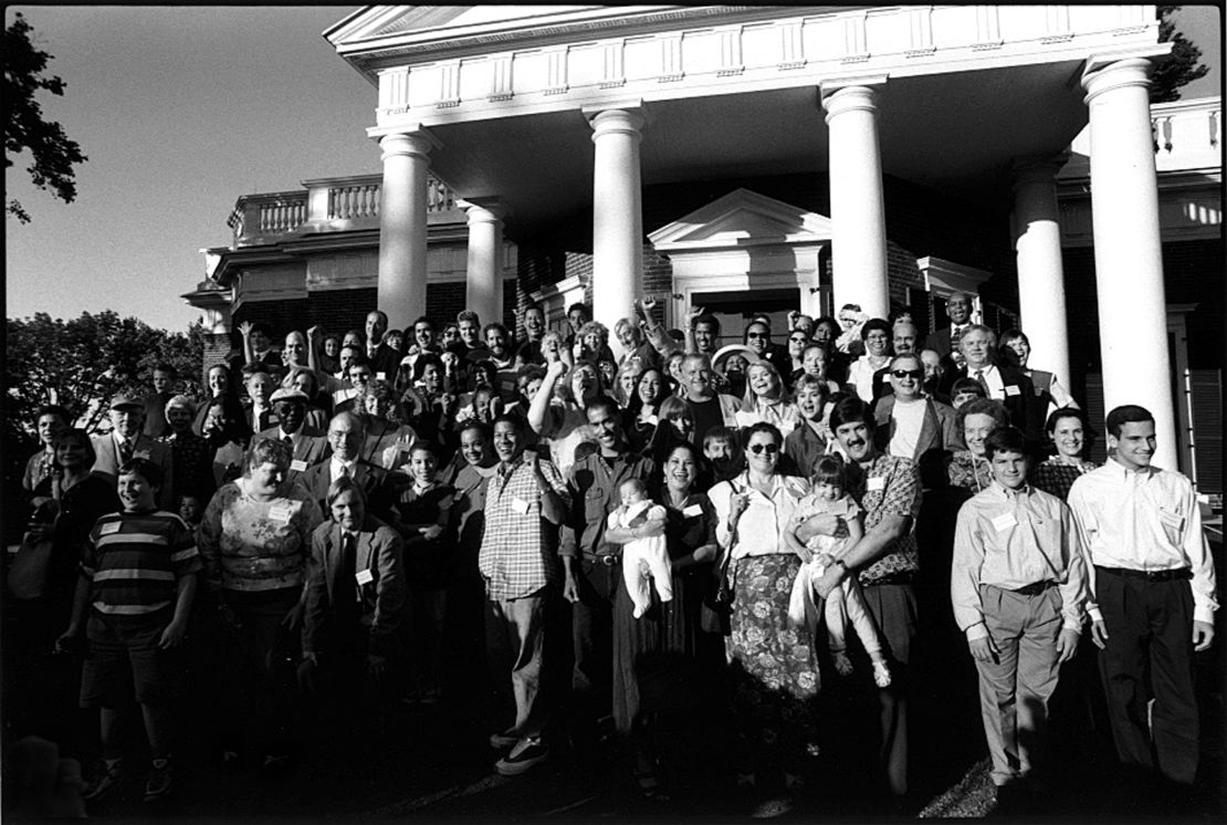 Shannon LaNier and other descendants of Thomas Jefferson at Monticello, Jefferson's home, in 1999.