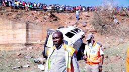 01 south africa minibus crash