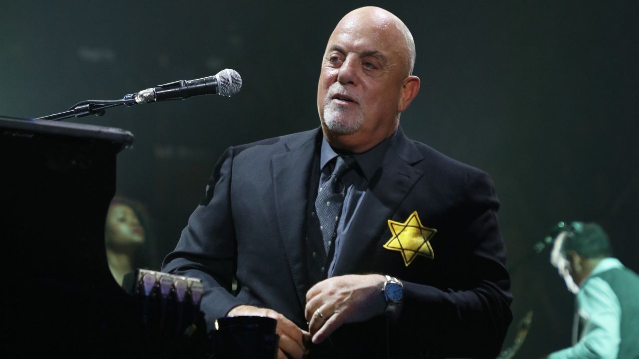 Billy Joel wears a jacket with the Star of David during the encore of his 43rd sold out show at Madison Square Garden on August 21, 2017 in New York City. 