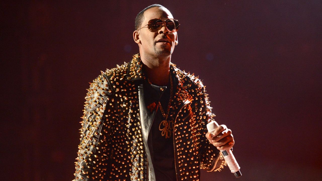 R. Kelly during the 2013 BET Awards 