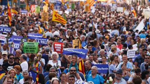 Half a million people attended the peace march in Barcelona on Saturday, many chanting "I am not afraid."