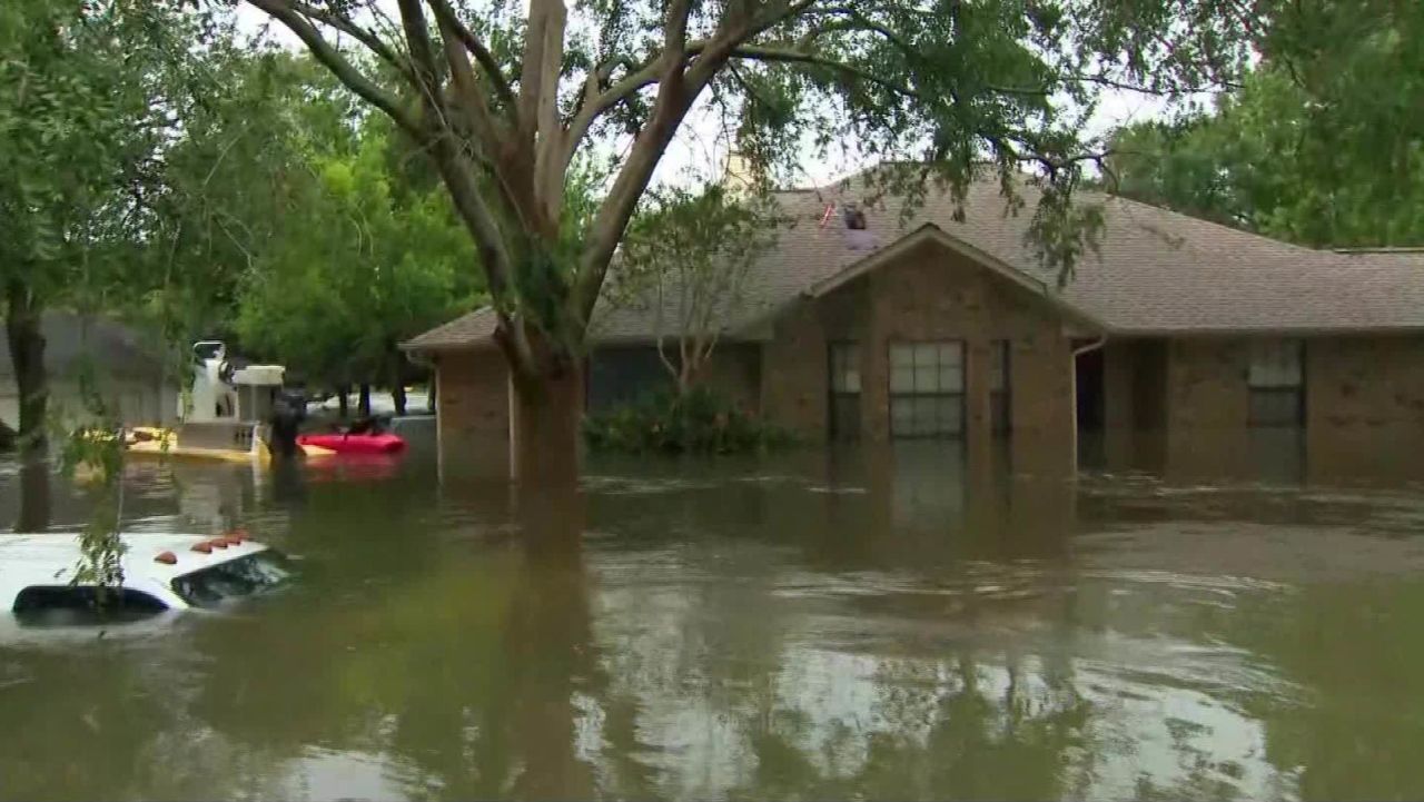 harvey houston flood escapes dickinson lavandera mobile sot_00000000.jpg