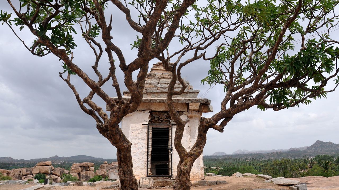 <strong>Hanuman shrine:</strong> A small Hanuman shrine at the top of Hemakuta Hill. It's one of several ancient temples and shrines that dot this hilltop, some of which pre-date the Vijayanagara kingdom.