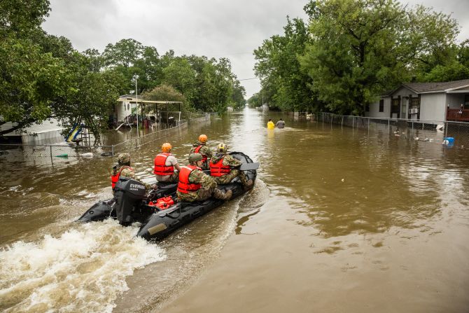 When Harvey slammed the Texas coast and flooded much of Houston, <a href="index.php?page=&url=https%3A%2F%2Fwww.cnn.com%2Finteractive%2F2017%2F08%2Fus%2Fhurricane-harvey-cnnphotos%2F" target="_blank">volunteers sprang into action.</a> Some came from as far away as the Florida Everglades, boats in tow, ready to rescue people trapped in their homes. 