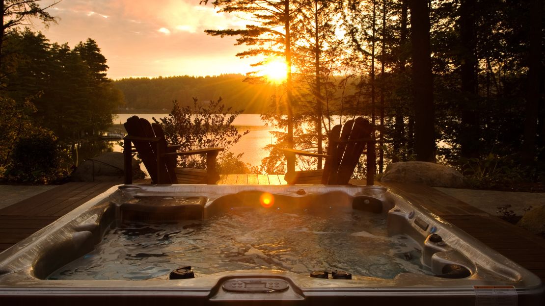 While Fern Lodge was built in the early 2000s, it evokes the era of the Great Camps.