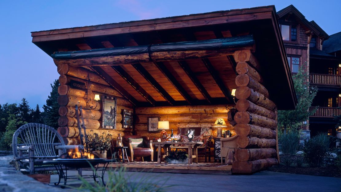 Another 21st-century lodge, Whiteface Lodge still fits into it surroundings.