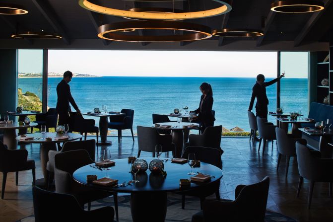 <strong>Fine dining: </strong>Gourmets are not forgotten in the Algarve. <a href="index.php?page=&url=https%3A%2F%2Fvilavitaparc.com%2Frestaurants-bars%2Focean-restaurant" target="_blank" target="_blank">Ocean</a>, located in the Vila Vita resort just to the east of Nossa Senhora da Rocha, is one of four restaurants in Portugal with two Michelin stars.