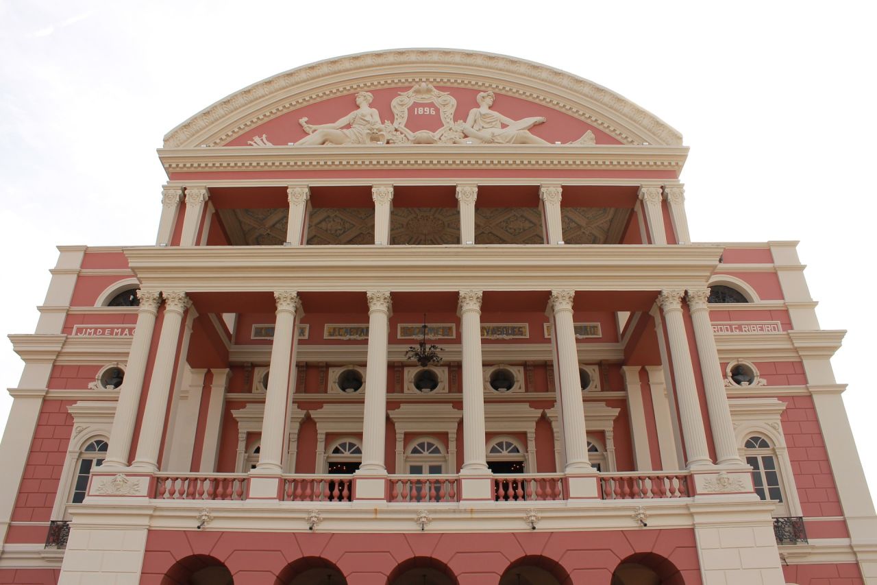 The Amazonas Theater's pink color makes it one of the most recognizable buildings in town.