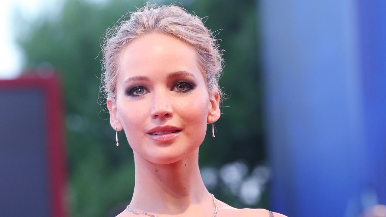 VENICE, ITALY - SEPTEMBER 05:  Jennifer Lawrence attends the Gala Screening and World Premiere of 'mother!' during the 74th Venice Film Festival at Sala Grande on September 5, 2017 in Venice, Italy.  (Photo by Vittorio Zunino Celotto/Getty Images for Paramount Pictures)