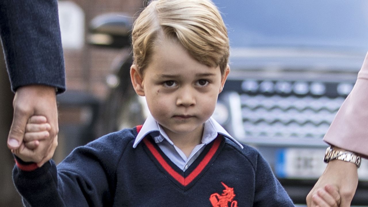 LONDON, ENGLAND - SEPTEMBER 7: (EDITORS NOTE: Retransmission of #843616140 with alternate crop.) Prince George of Cambridge arrives for his first day of school at Thomas's Battersea on September 7, 2017 in London, England. (Photo by Richard Pohle - WPA Pool/Getty Images)