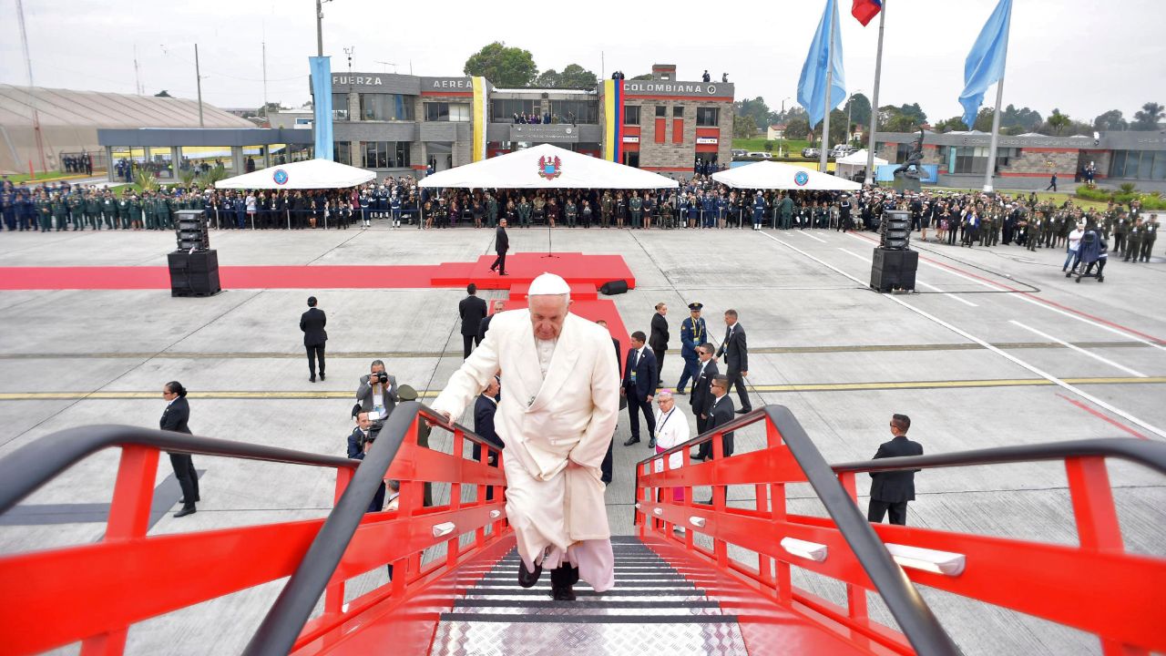 Pope Francis boards a plane at Bogota's Catam military airport as he heads to Villavicencio on September 8.