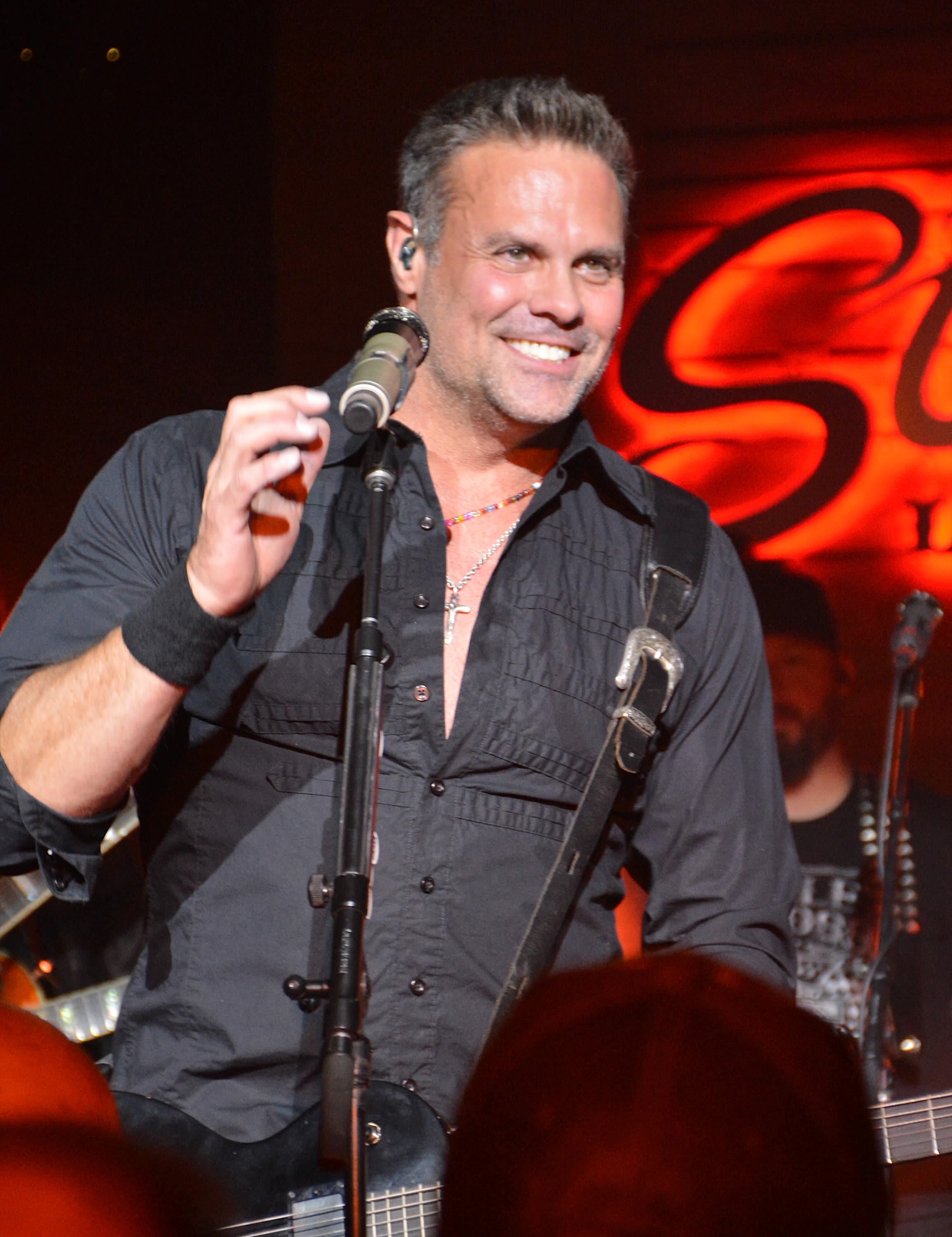 Troy Gentry killed in helicopter crash | CNN