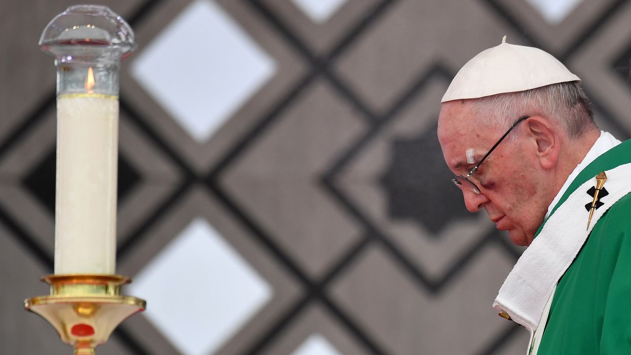 Pope Francis celebrates an open air mass at Contecar, Cartagena's maritime terminal, during the last day of his visit to Colombia on September 10, 2017. Pope Francis prayed Sunday for a peaceful end to Venezuela's "grave crisis" which has left scores dead.