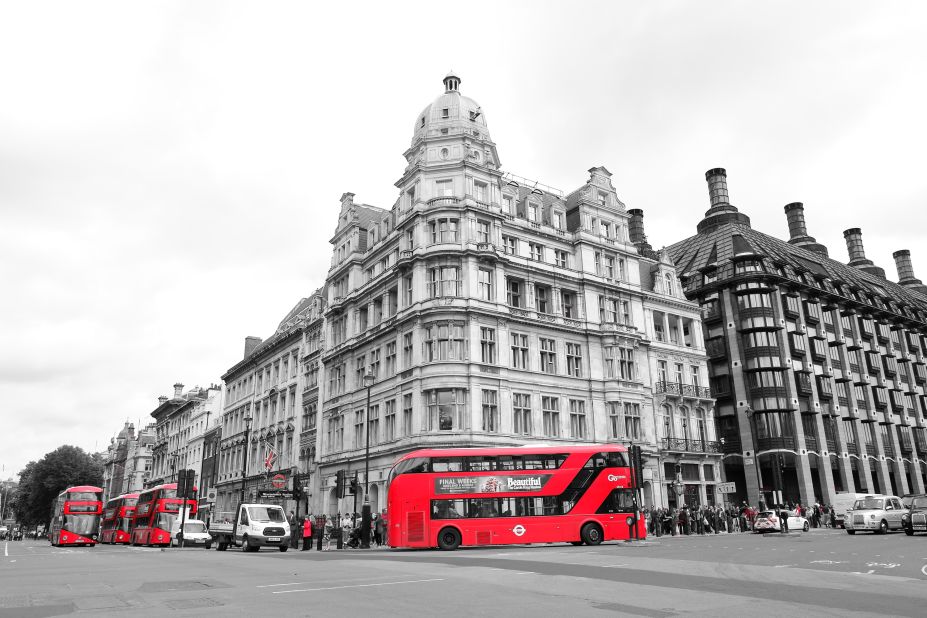 <strong>Unique feature:</strong> And, of course, London double-decker buses.