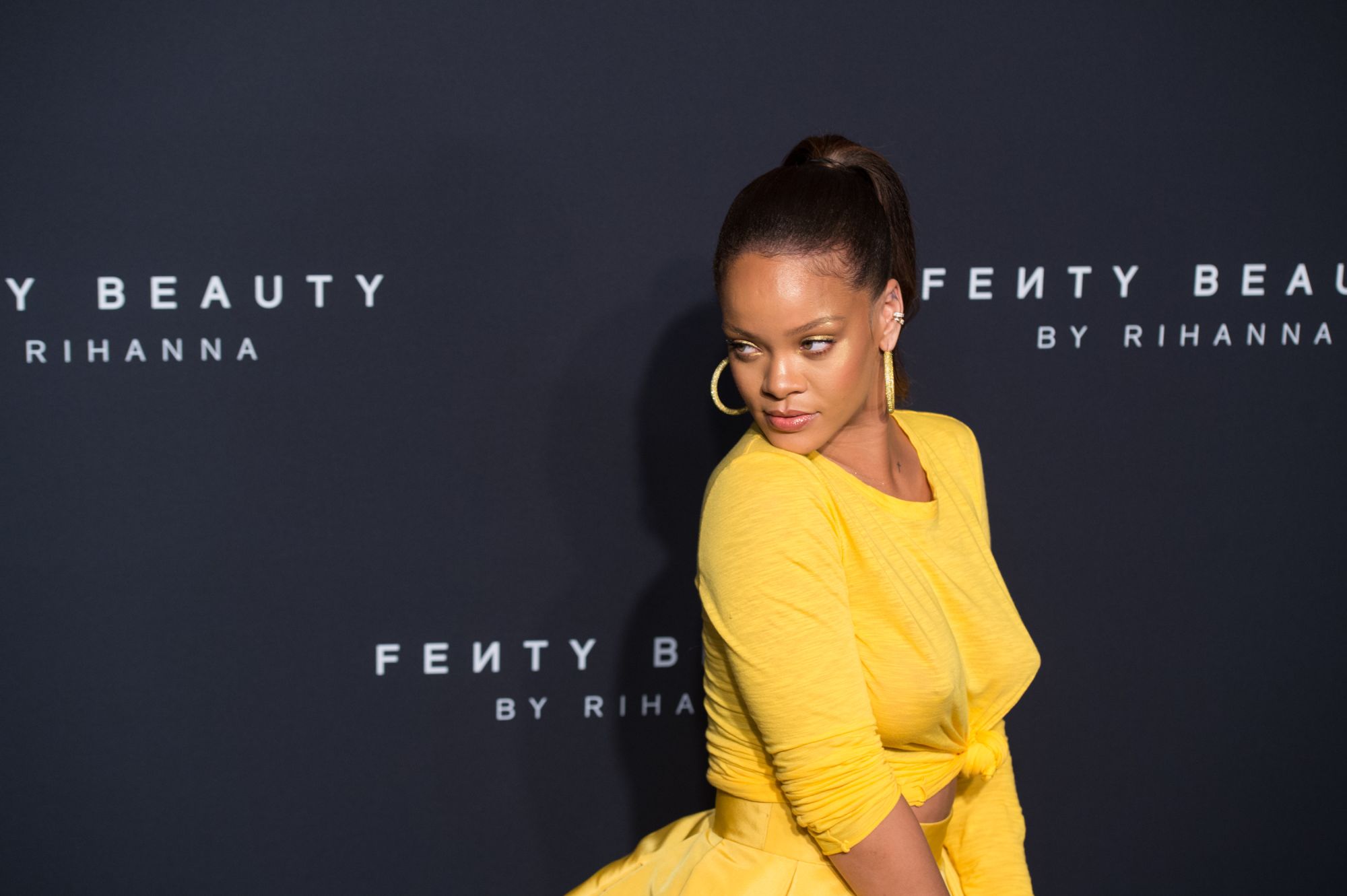 Rihanna to expand empire with launch of luxury fashion line