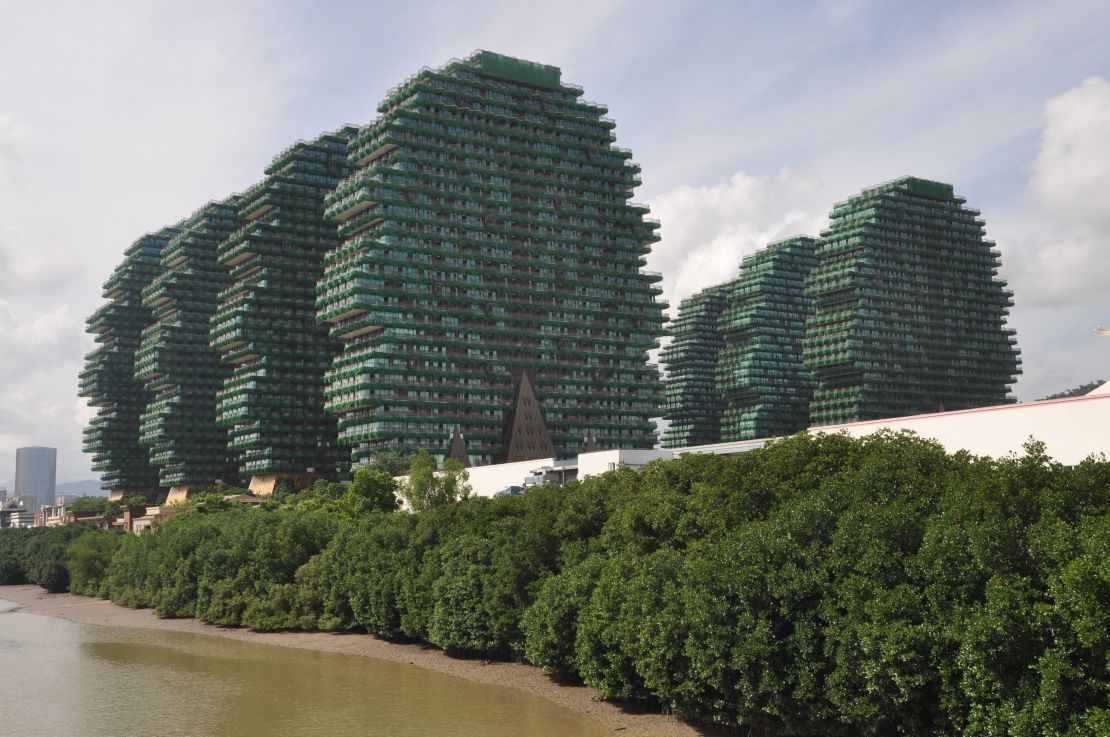 Beauty Crown Hotel in Sanya features nine enormous tree-like structures, holding dozens of hotel rooms.