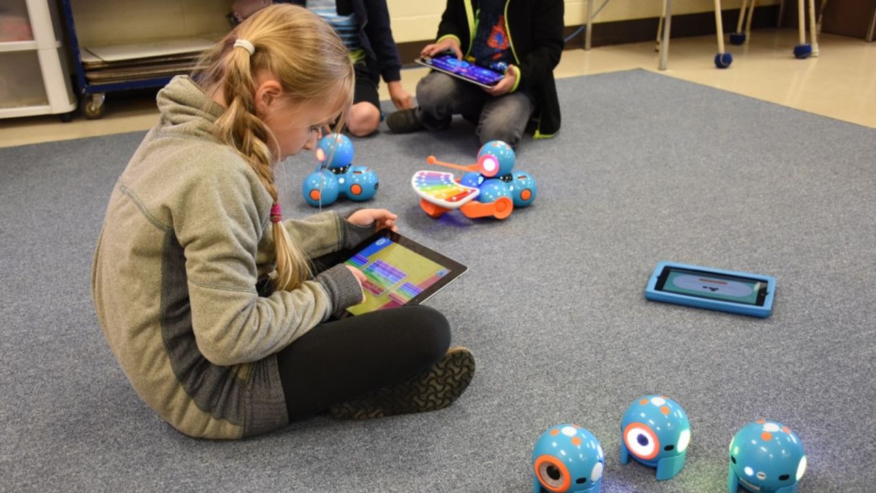 kids makerspace girl big