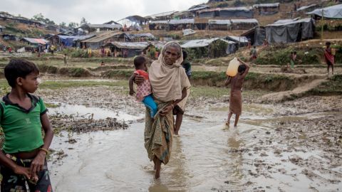 Familes endure cramped and filthy conditions on arrival in Bangladesh. 